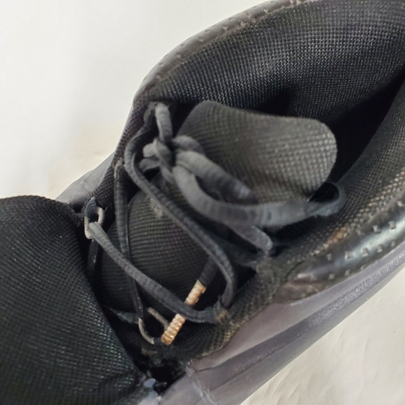 kobe adidas moon boots